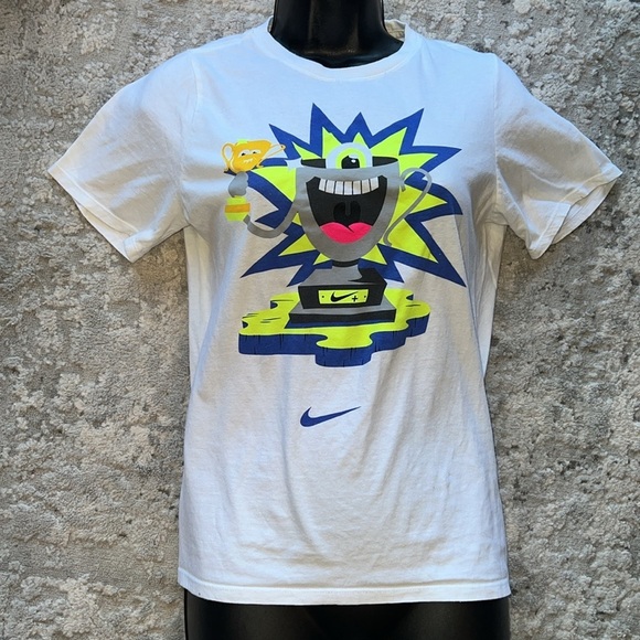 Nike Tops - Nike Tee Athletic Cut Size Large